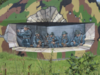 902032 Detail van de door de Verfdokter (Robert-Jan Brink) beschilderde bunker (een groepsschuilplaats uit 1940) aan de ...